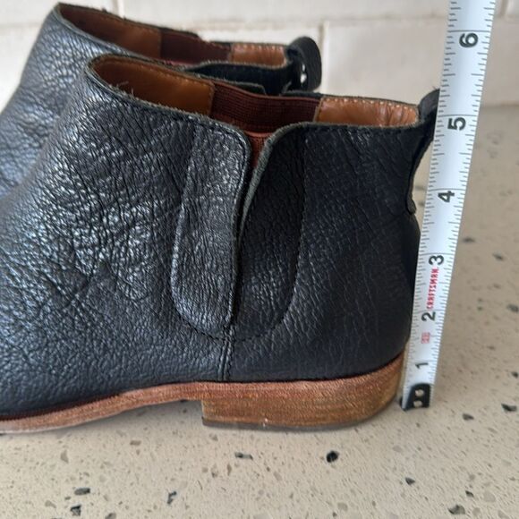 Kork-Ease Black Leather Women’s Ankle Boots Booties Slip On Low Heel Size 9M GUC - Picture 7 of 12